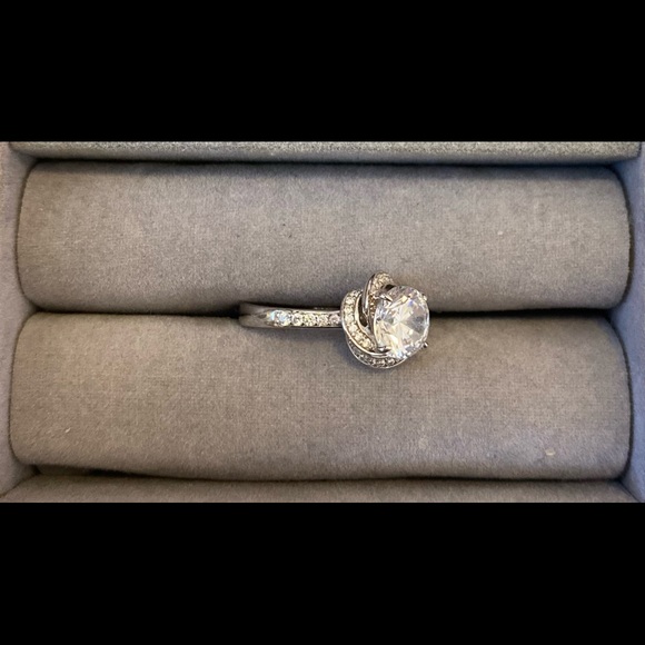 QVC RING - Picture 2 of 2